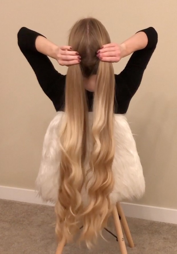 VIDEO - Alena&#x27;s long, healthy curls
