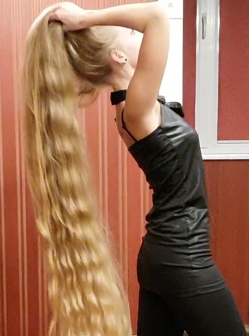 VIDEO - Alena = Perfect, long hair