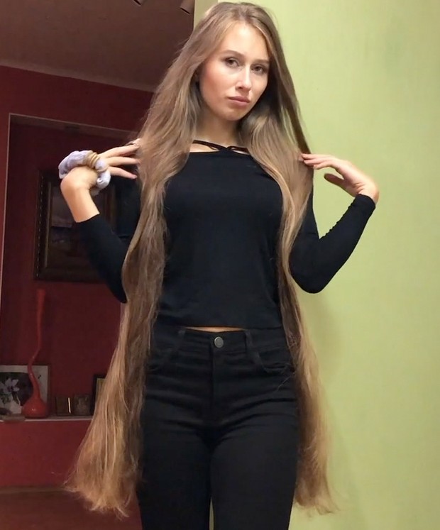 VIDEO - The ultimate ponytails