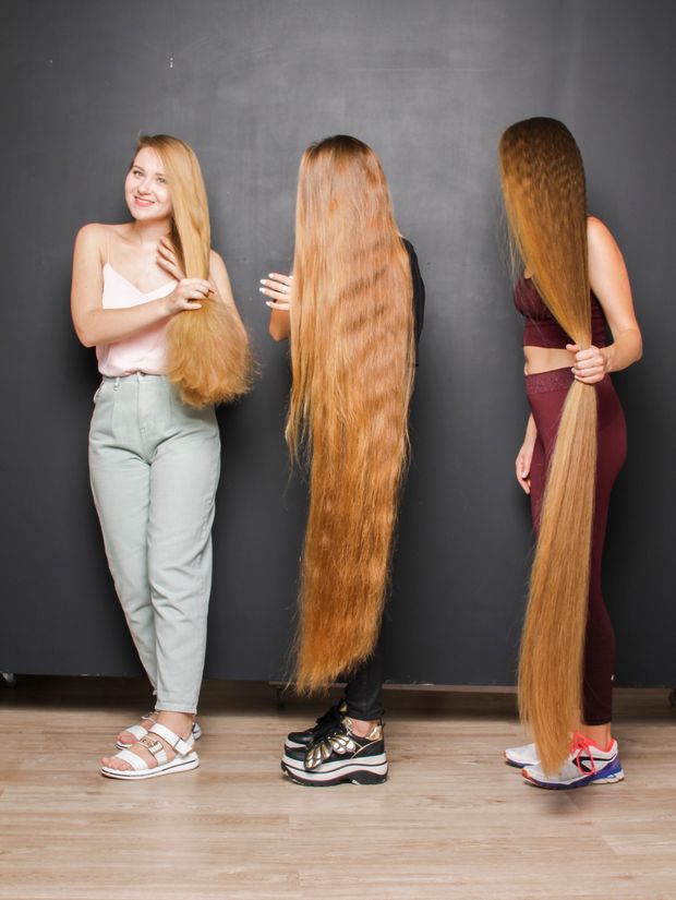 PHOTO SET - Triple long hair in motion photoshoot