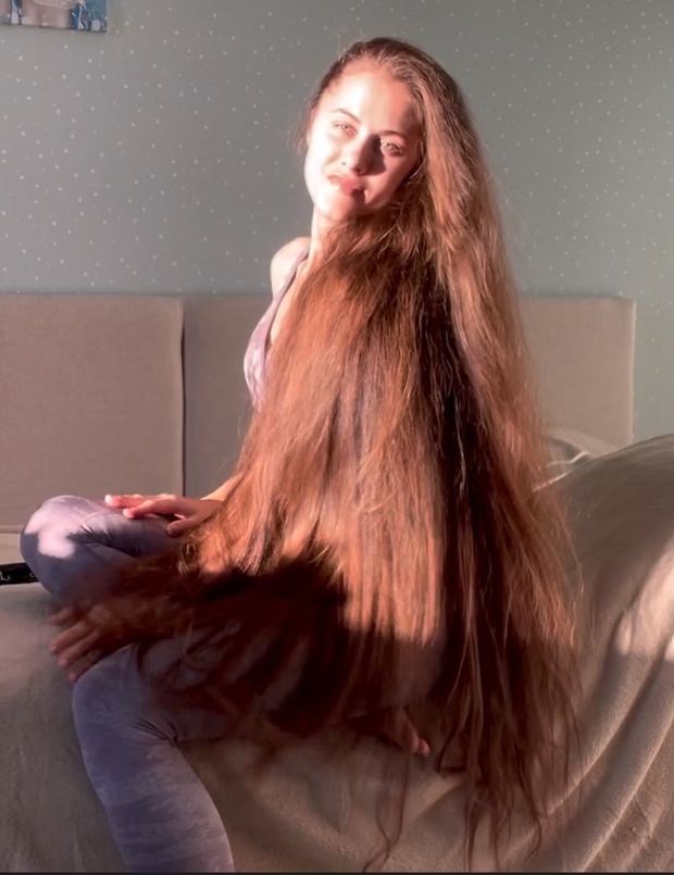 VIDEO - Kristina&#x27;s hair display show