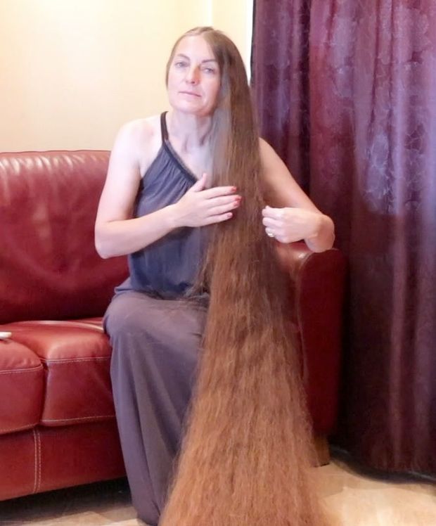 VIDEO - Rapunzel getting ready for the evening