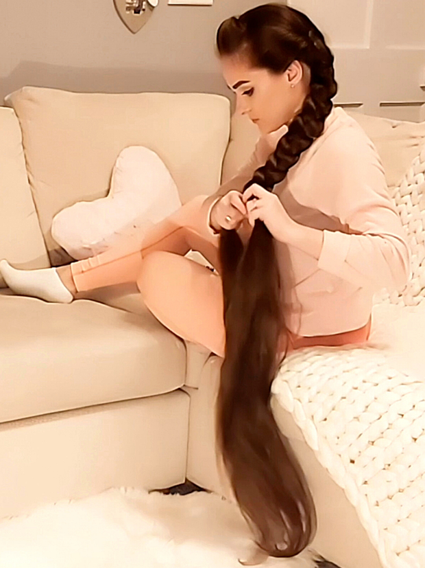 VIDEO - Kornelija&#x27;s hair is very impressive!