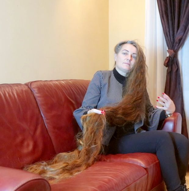 VIDEO - Super heavy floor length hair