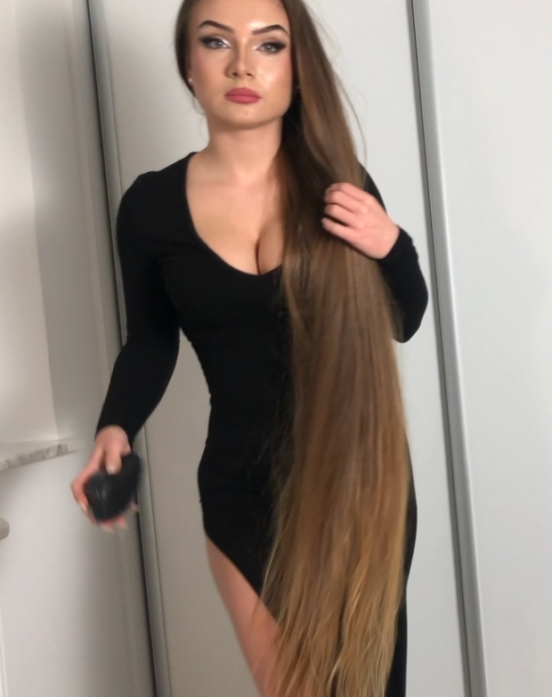 VIDEO - Super elegant ponytail display