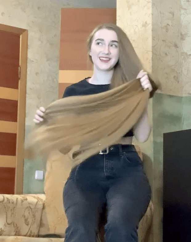 VIDEO - Soft, silky blonde knee length hair