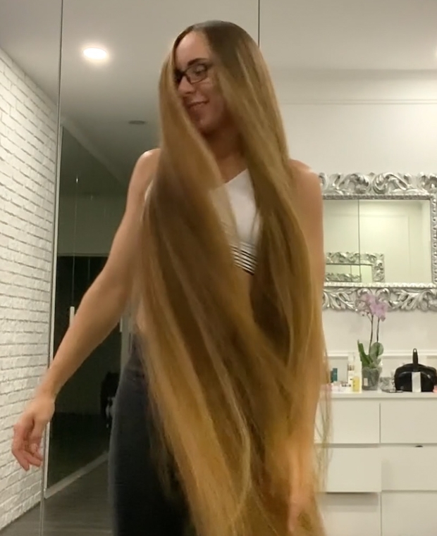 VIDEO - Mirrors and mirrors
