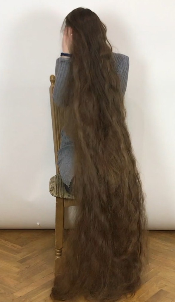 VIDEO - Hiding in hair