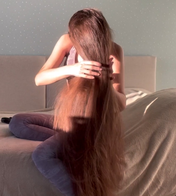 VIDEO - Kristina&#x27;s hair display show