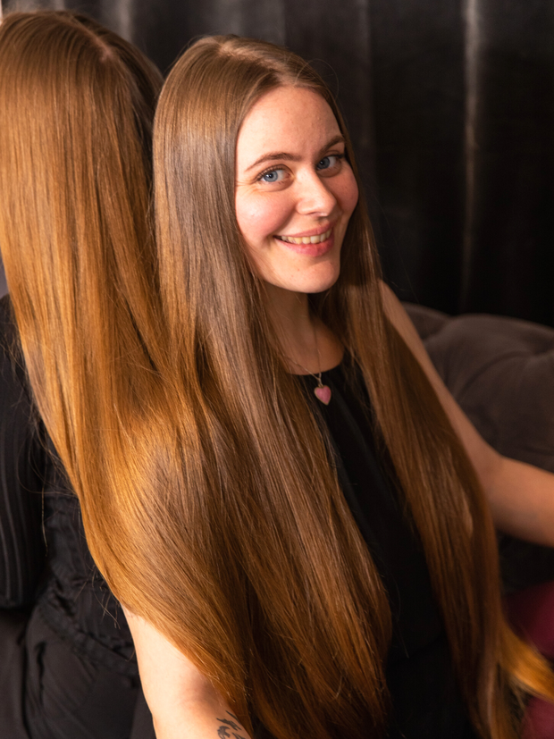 PHOTO SET - Celina&#x27;s hair over Natalie&#x27;s shoulders photoshoot
