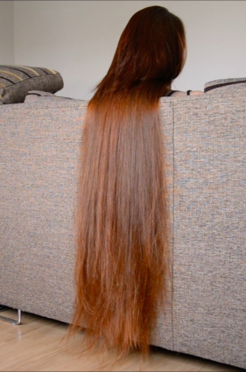 VIDEO - Thigh length hair sofa play