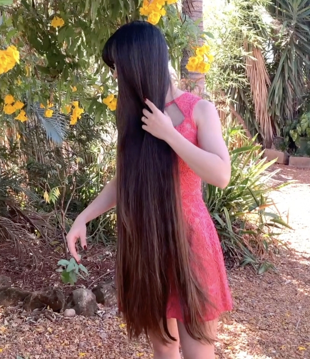 VIDEO - Stefany, the summer Rapunzel