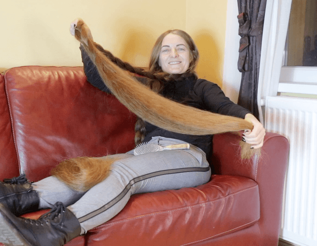VIDEO - The longest braids you&#x27;ve ever seen
