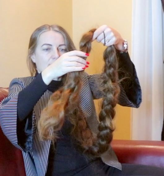 VIDEO - Super heavy floor length hair