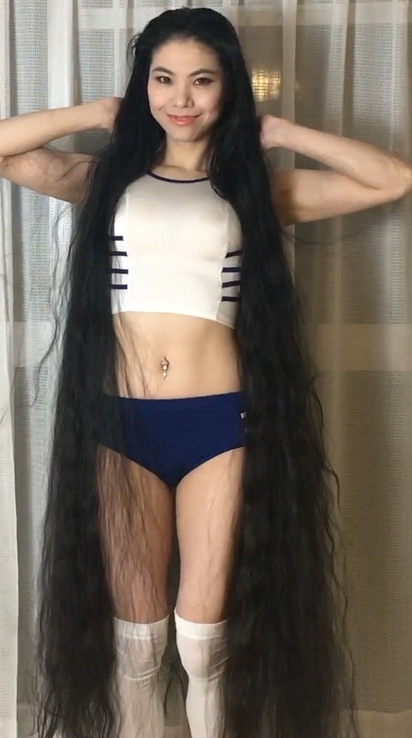VIDEO - Rin&#x27;s workout and hair display