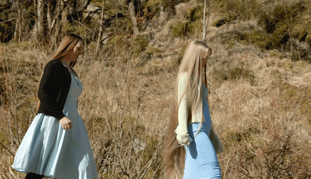 VIDEO - Rapunzel and her friend&#x27;s forest walk