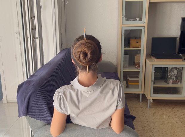 VIDEO - Thick and elegant hair bun display