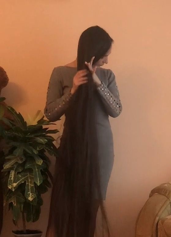 VIDEO - Ivanna&#x27;s super long locks
