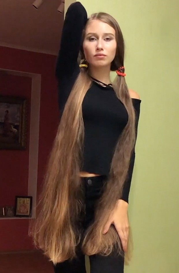 VIDEO - The ultimate ponytails
