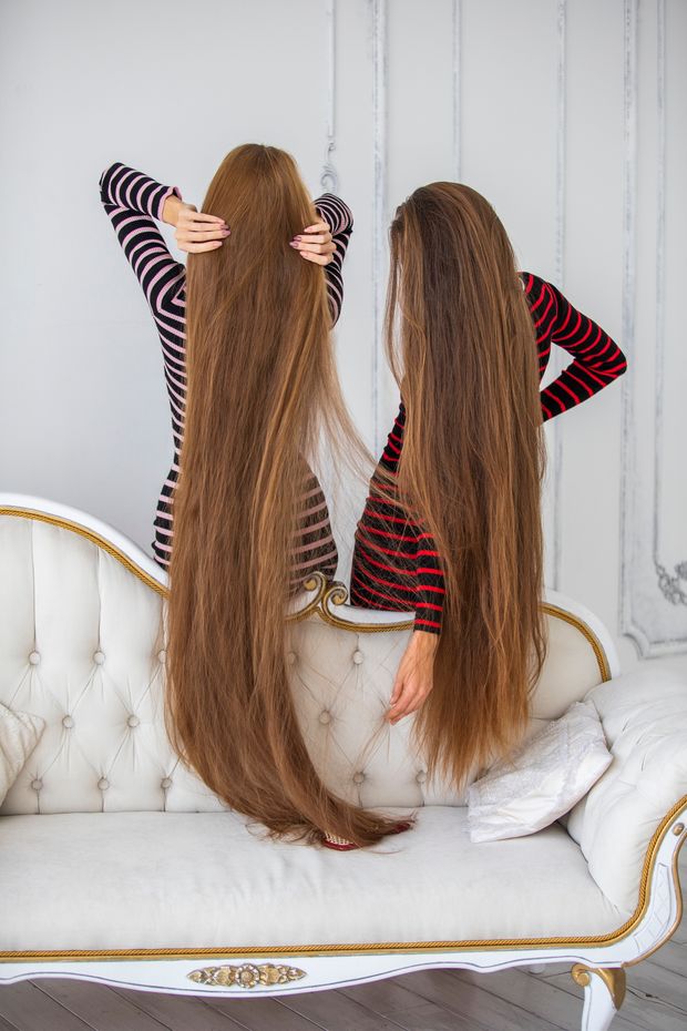 PHOTO SET - The long hair sofa photoshoot