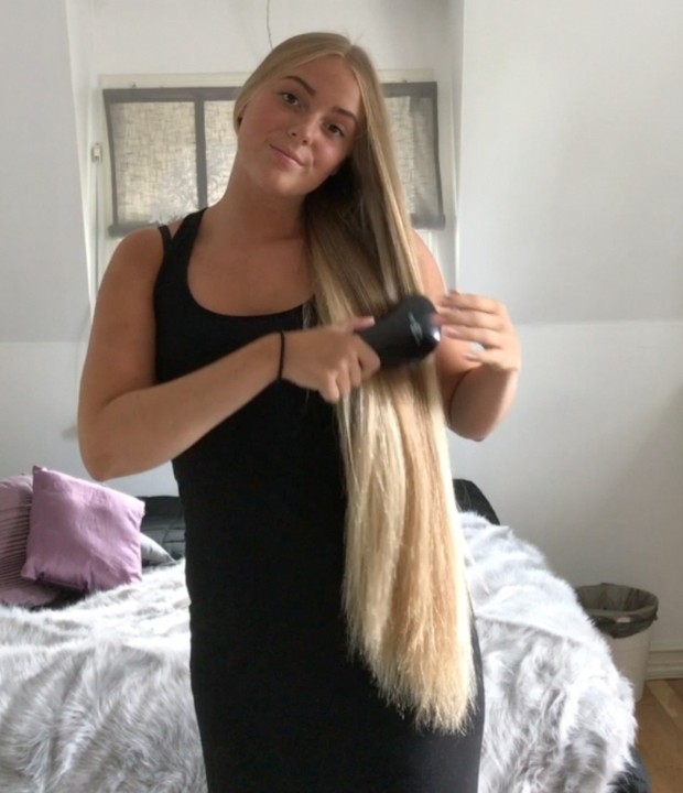 MOBILE VIDEO - Swedish blonde