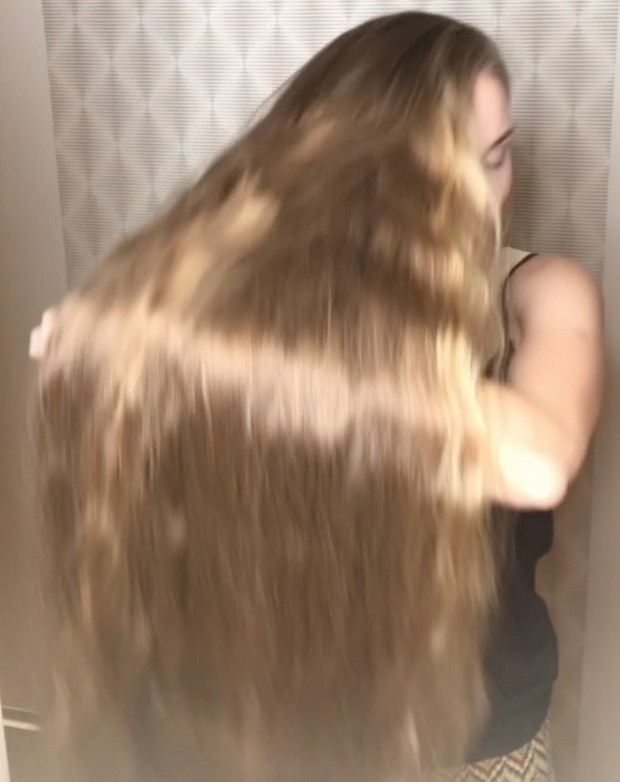 PHONE VIDEO - Katerina&#x27;s hair display