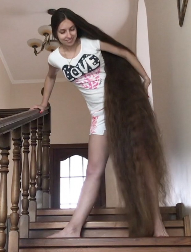VIDEO - Hair stair