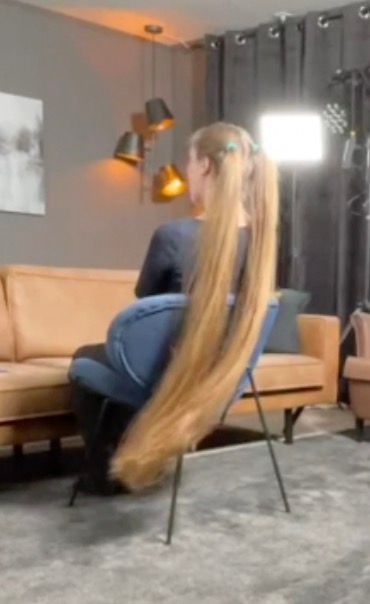 VIDEO - Emilie shoot BTS