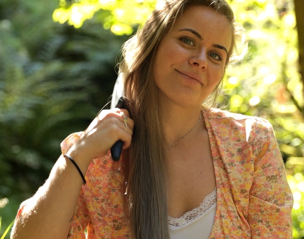 VIDEO - Magical hair brushing