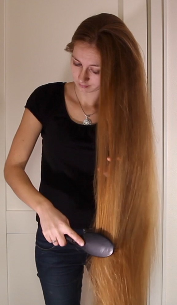 VIDEO - Rakel&#x27;s creative hair show (part 2)