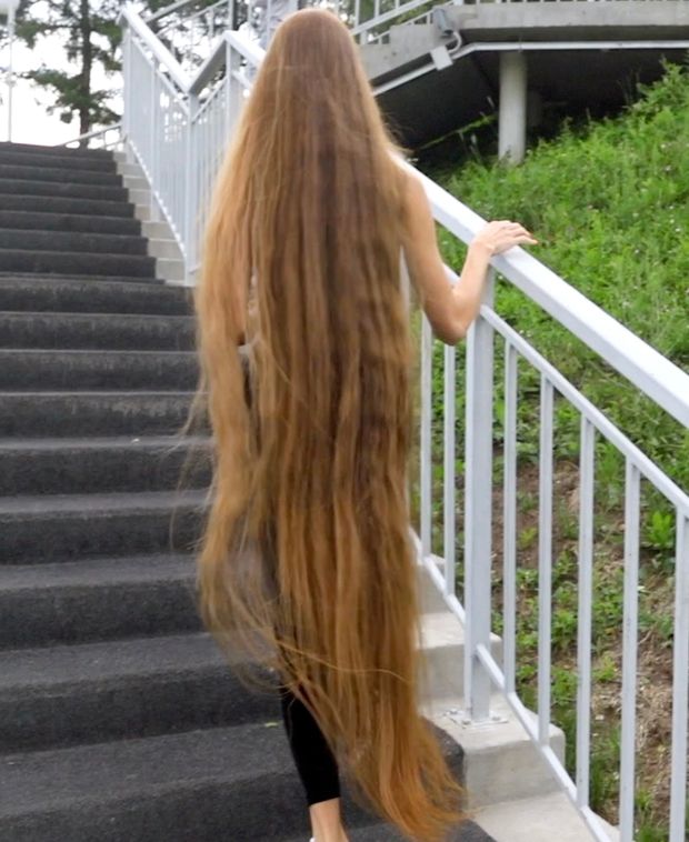 VIDEO - Perfect outdoor hair display