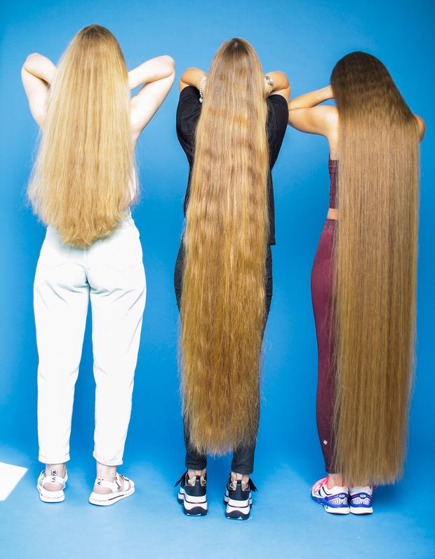 PHOTO SET - Triple long hair in motion photoshoot
