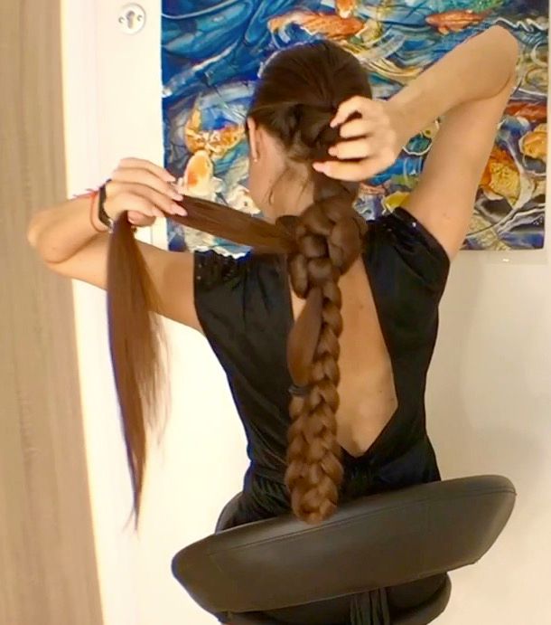 VIDEO - World&#x27;s longest braid