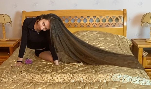 VIDEO - Rapunzel on gold