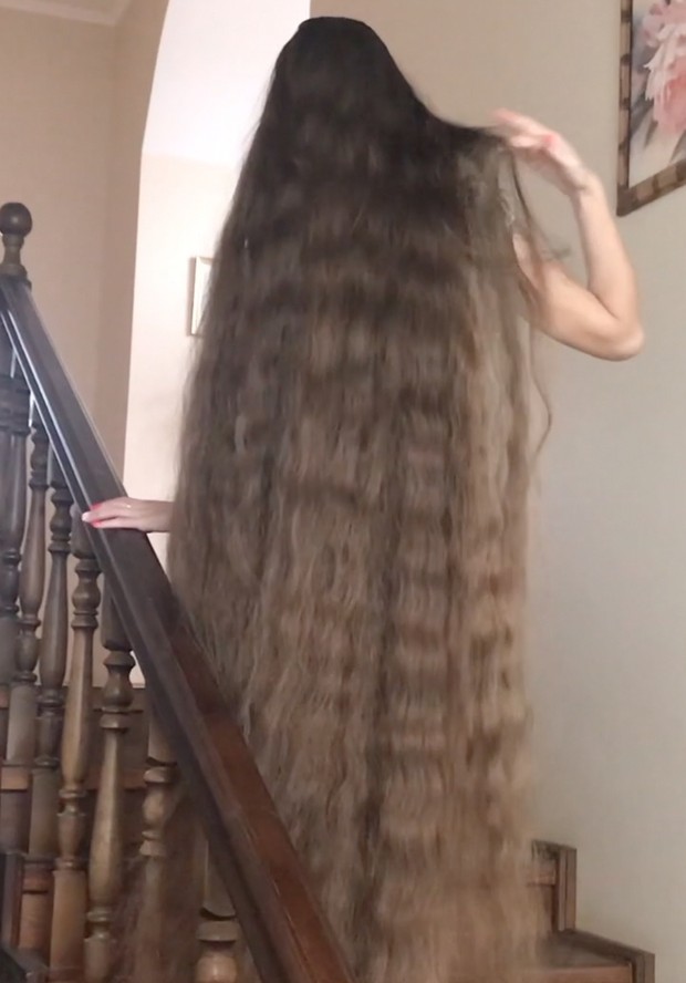 VIDEO - Hair stair