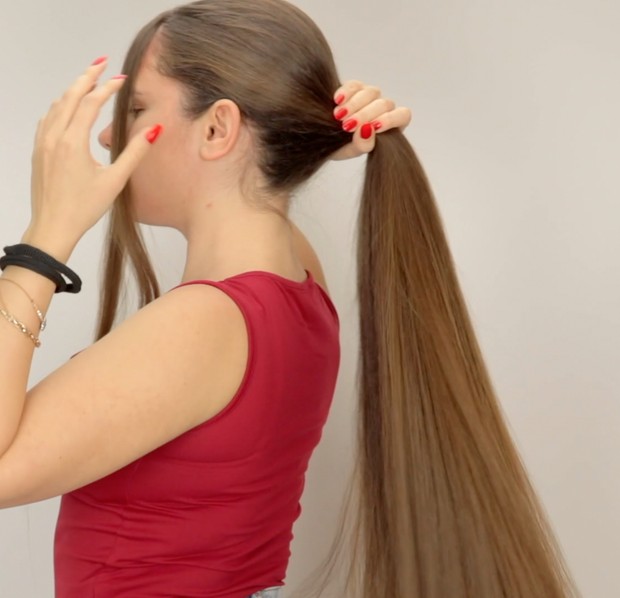 VIDEO - Massive ponytail and thick pigtails