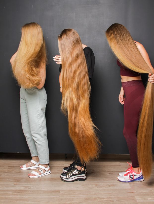 PHOTO SET - Triple long hair in motion photoshoot