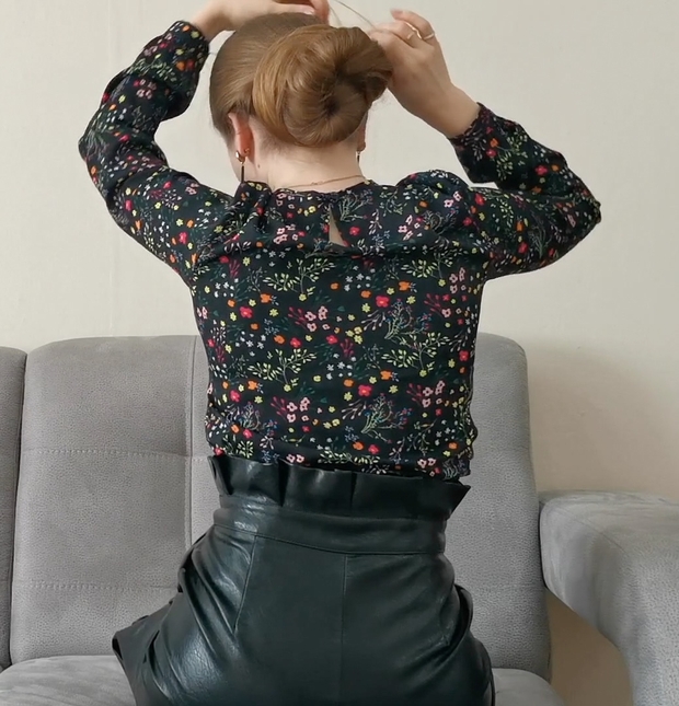 VIDEO - Using floor length hair as a blanket