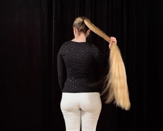 VIDEO - Braids and buns display