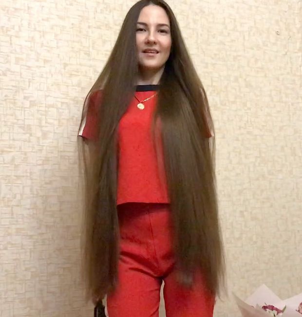 VIDEO - Elmira&#x27;s folded hair