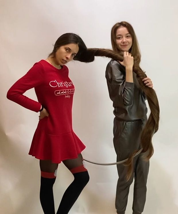 VIDEO - Floor length hair creativity