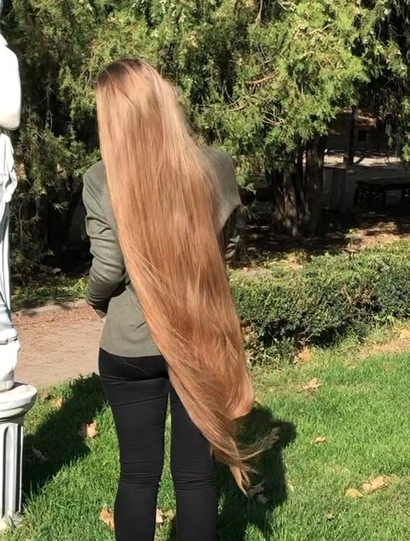 VIDEO - A Rapunzel&#x27;s sunny autumn