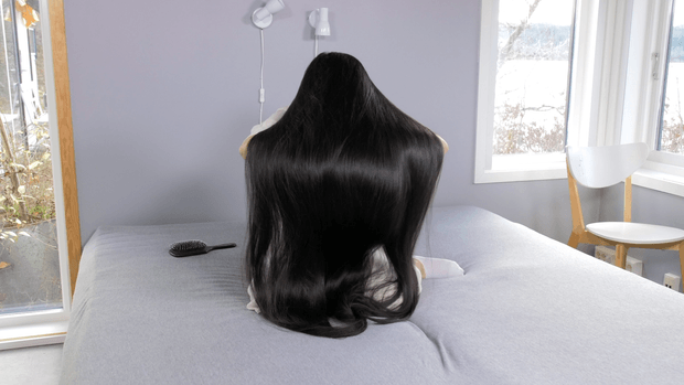 VIDEO - Tons of hair and a very long braid