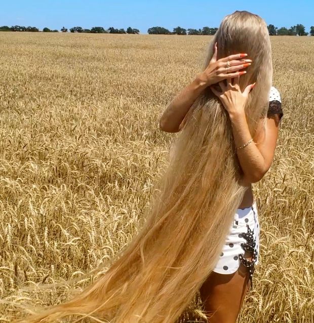 VIDEO - Fields of hair