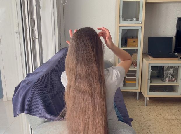 VIDEO - Thick and elegant hair bun display