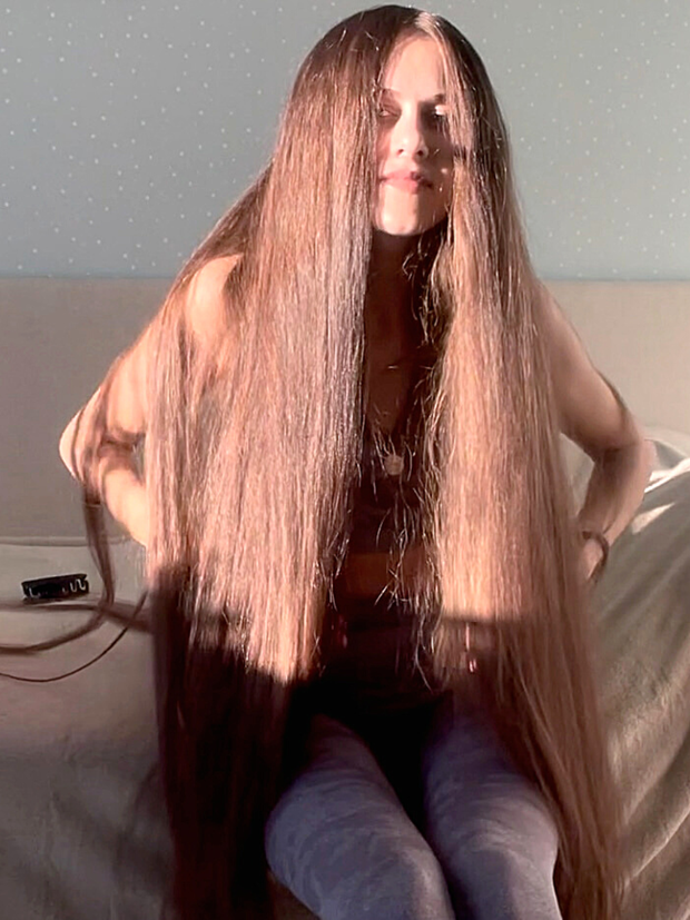 VIDEO - Kristina&#x27;s hair display show