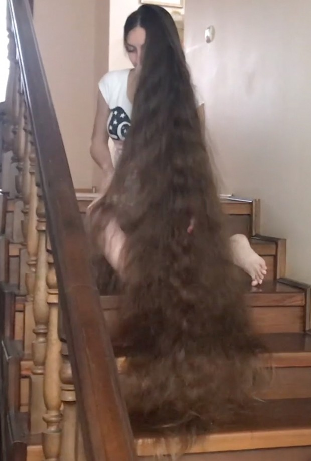 VIDEO - Hair stair