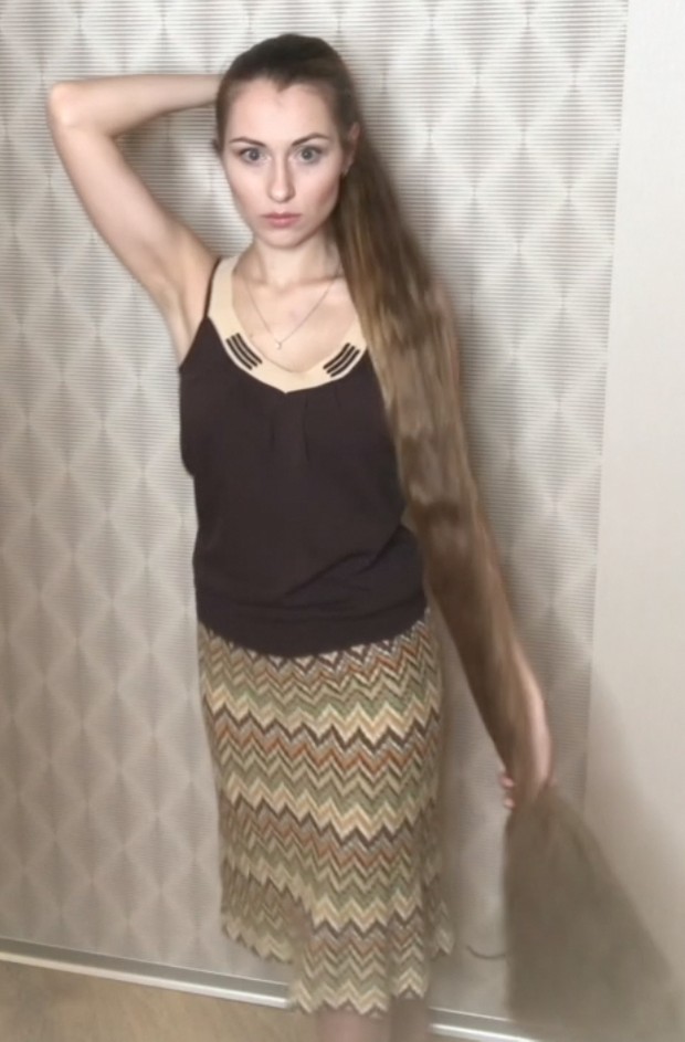PHONE VIDEO - Katerina&#x27;s hair display
