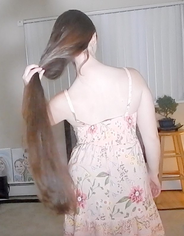 VIDEO - Super silky long hair play and dance