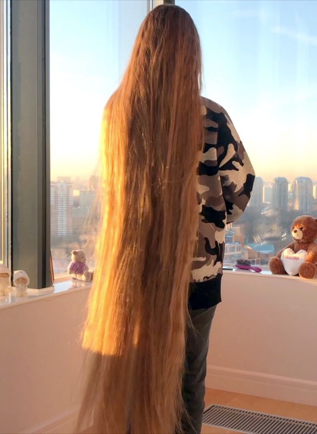 VIDEO - Heavy calf length hair